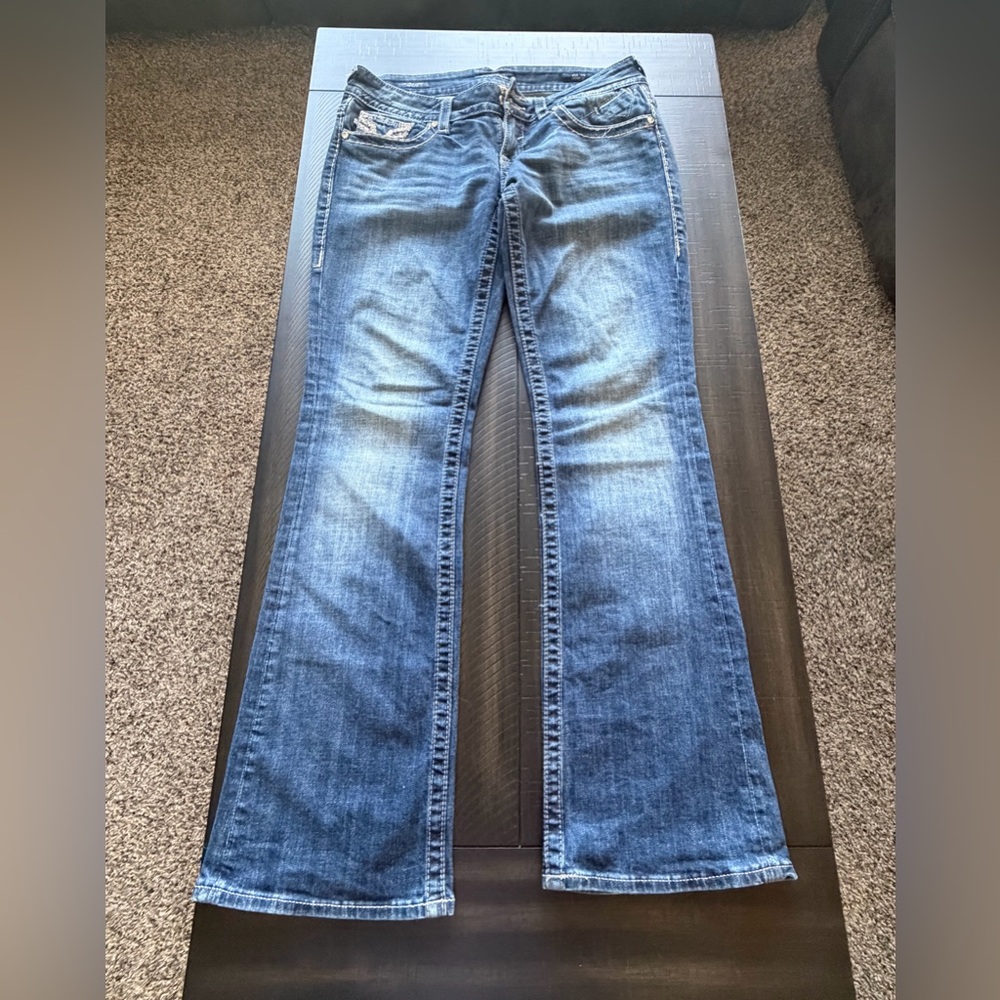 Vigoss Women’s Bootcut Jeans Size 7/8 - 33” length. Excellnt condition